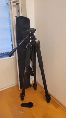 Giottos Profi Stativ MTL 3271B Tripod + Stativkopf MH 5011 +Tasche alles wie NEU - Bild 1 von 4