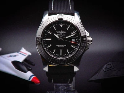 Reloj Breitling Avenger Cronógrafo Acero Automático Correa Negra 43mm A13385101B1X2 Foto 1 de 4