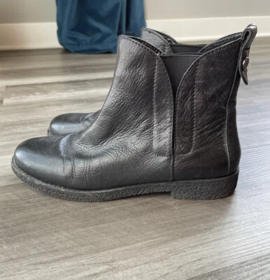 BCBGeneration Yuri Womens Black Leather Ankle Boots Size 8.5 Pull On Chelsea - Image 1 of 4