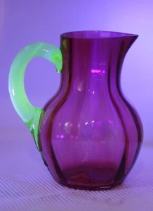 RARE VICTORIAN CRANBERRY & URANIUM GLASS CREAMER SMALL JUG - Picture 1 of 18