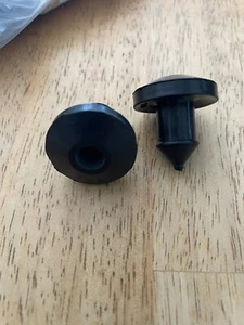 1968-73 Mustang Firewall Push In Fastener, 2 pcs, Scott Drake Repro C8ZZ-6501691 - Bild 1 von 2