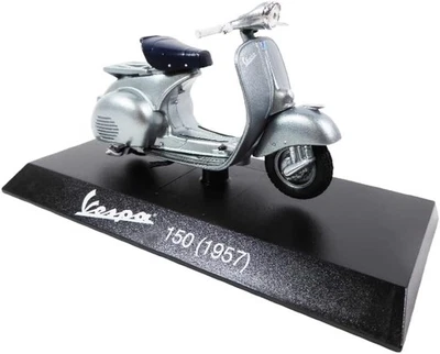 Vespa Piaggio Model Diecast Moto 150 Saddle Short 1957 Scale / 18 Official - Image 1 of 4