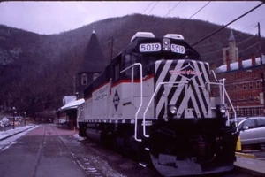 Reading & Northern SD50-2 # 5019 head on view @ Jim Thorpe Pa.2020 Kodak slide - Picture 1 of 1