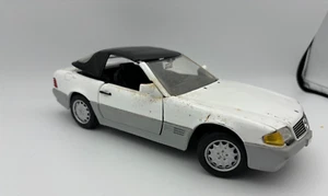 Revell Mercedes Benz 500SL White 1:18 Scale Diecast Model Car Convertible - Picture 1 of 7