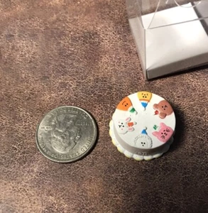 Dollhouse Miniature Cake - Picture 1 of 3