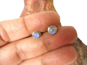 Pendientes de tachuelas de piedras preciosas 925 de piedra lunar ardiente - 5 mm - caja de regalo - Imagen 1 de 5