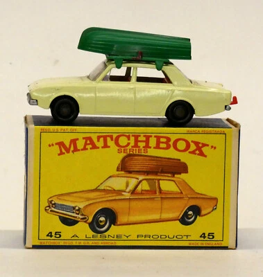 火柴盒 Lesney #45 福特海盗船带船 - 银色底部 1965 带原装 E2 盒 — 第 1/4 张图片