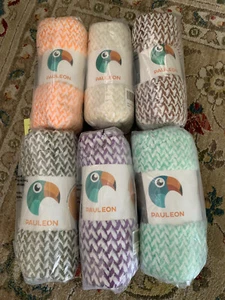Set 2 cuscini Pauleon modello Chevron usati in ottime condizioni vari e colori nuovi con etichette - Foto 1 di 4