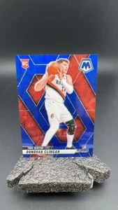 2024-25 Panini Mosaic Donovan Clingan RC Blue International /35 #15745 MC - Picture 1 of 3