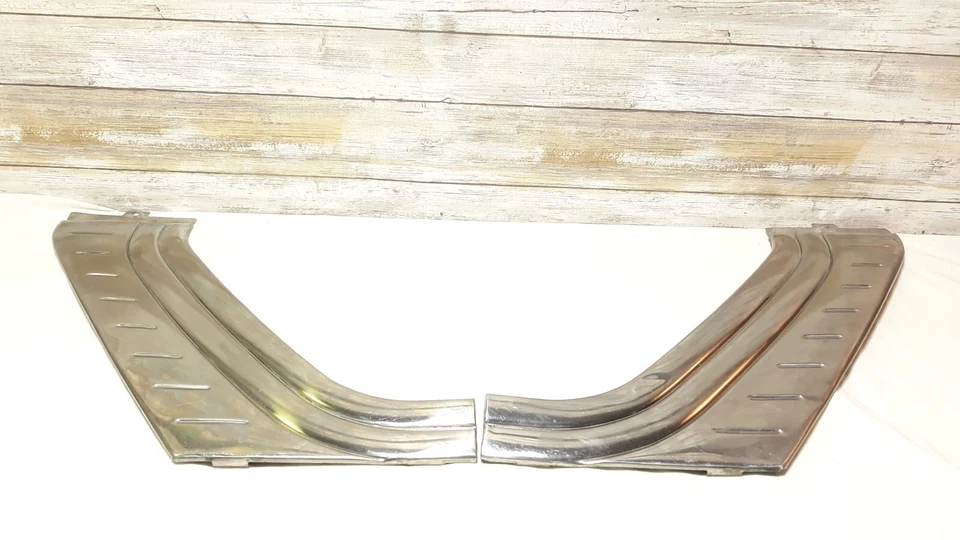 Hudson Super Wasp 1954 panel trasero Qtr acero inoxidable diagonal borde Rh/Lh fabricante de equipos originales Foto 1 de 4