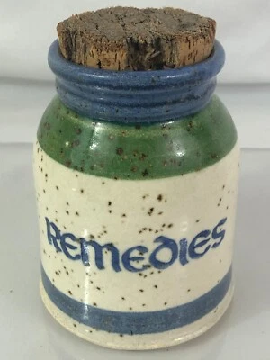 Керамическая бутылка Remedies с пробковым верхом размер 3,75 дюйма ширина X 5 дюймов высота MH керамика - Изображение 1 из 4
