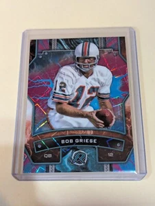 2025 Topps Resurgence Bob Griese refractor de choque azul y rosa #57 - Imagen 1 de 2