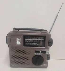GRUNDIG FR-200 AM/FM/SW World Band Emergency Crank/battery Powered Radio WORKING - Picture 1 of 7