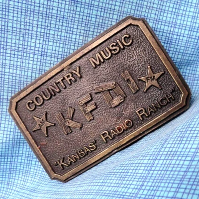 KFDI Kansas Radio Rancho Promo Hebilla Cinturón Música Country De Colección Años 70 Bergamota .TAZ619 Foto 1 de 4