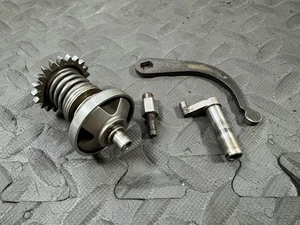 2004 04 1998-2016 KTM 125 200 EXC OEM Válvula de potencia de escape Gobernador Brazo de acoplamiento - Imagen 1 de 12