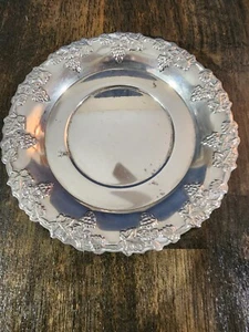 Vintage Grape Decor Dish Saucer Silver Plate Made In England - Picture 1 of 6