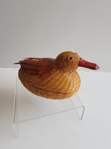 Vintage Wicker SHANGHAI HANDICRAFTS WOVEN DUCK BASKET Cover