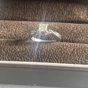 small diamond ring 14k white gold setting, .6 carat stone size5 - Picture 1 of 6