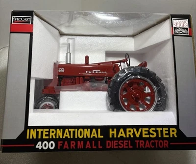 SpecCast International Harvester 400 Farmall Diesel Tractor, Diecast 1/16 - Image 1 of 4