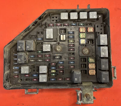 2014 CADILLAC CTS Engine Fuse Box 25892798 Cpe Base W/o Xenon - Image 1 of 3