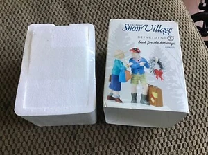 Dept 56 ~ Villaggio della neve originale ~ Ritorno per le vacanze ~ 4036575 ~ Nuovo con scatola - Foto 1 di 3