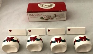Hostess Dickens Holiday Christmas Placecard & Napkin Rings Fine Ceramic Set of 4 - Imagen 1 de 7