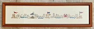 Alphabet Sampler Kreuzstich gerahmt Küste Felsen Flaggen Krabbe Möwen Motiv 21 x 6" - Bild 1 von 16