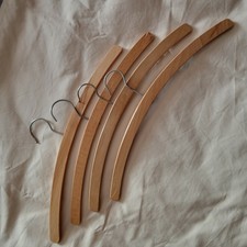 Set di 4 appendiabiti cappotto in legno resistente con appendiabiti in metallo