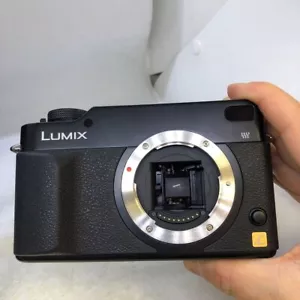 Panasonic LUMIX DMC-L1 7.5MP DSLR-Digitalkamera von JP - Bild 1 von 6