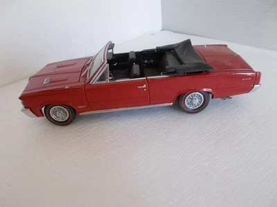 Franklin Mint 1964 Red Pontiac GTO Convertible 1:24 Missing Antenna PLEASE READ - Image 1 of 4