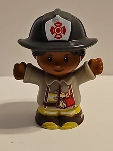 Fisher Price Little People FEUERWEHRMANN FEUERWEHRMANN PAPA im GRAUEN HELM Feuerwehrmann - Bild 1 von 3