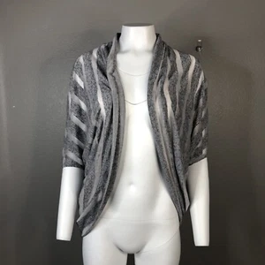 Bobeau Sheer Shrug Gris Striped Size Medium Chic Chaqueta corta 1831 - Imagen 1 de 10