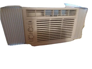 Window A/C unit - Picture 1 of 3