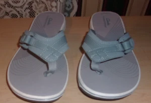 Clarks Women's Breeze Sea Cloudsteppers Flip-Flops Blue Gray SIZE: 9 NEW - Picture 1 of 5