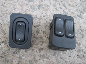 2001-2006 VAUXHALL CORSA C PAIR LEFT RIGHT ELECTRIC WINDOW SWITCHES VGC SEE PIC - Imagen 1 de 2