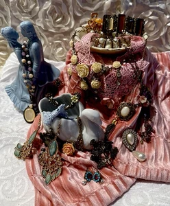 Mystery Costume Jewelry Lot Vintage   Mixed Metals - Bild 1 von 13