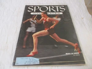 SPORTS ILLUSTRATED MAY 2 1955 FORDHAM UNIVERSITY TOM COURTNEY - Imagen 1 de 2