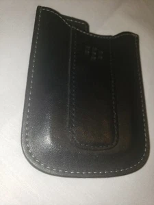 Blackberry Leather Pocket Pouch - Photo 1 sur 5