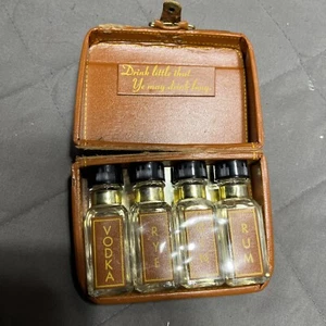 Valigia vintage in miniatura con mini bar souvenir fatta a mano in Canada Cascate del Niagra * - Foto 1 di 11