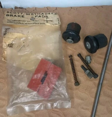 Lote de piezas de bicicleta de carretera vintage almohadillas Raleigh Mathauser enchufes de cable manillar  Foto 1 de 4