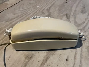 Teléfono de pared vintage AT&T Trimline 210 crema bronceado tono táctil buen estado - Imagen 1 de 3