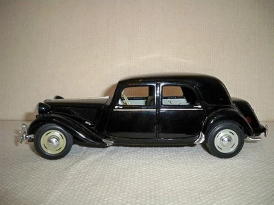 diecast 1/18 CITROEN 15CV 1952 6 cilindros Foto 1 de 4