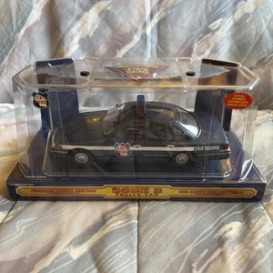 Code 3 Collectibles Wisconsin State Patrol Police Ford Crown Vic Police Car 1:24 - Picture 1 of 8