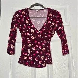 Candie's burgandy floral v-neck top size XS - Picture 1 of 5
