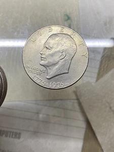 1776-1976 Eisenhower Liberty Bell Moon One Dollar USBicentennial Coin - Picture 1 of 2
