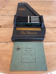 Antique Original Autoharp International Musical Corp, plectrum Belwin Music Book - Picture 1 of 11