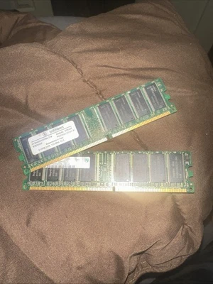 Samsung 512MB PC2700 DDR 333MHz MHz non-ECC Unbuffered CL3 184-Pin DIMM Memory - Image 1 of 3