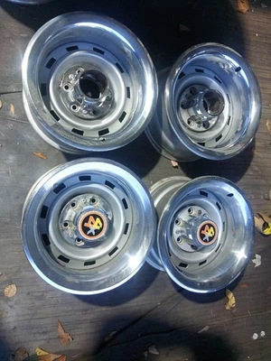 Juego de cuatro llantas Chevrolet Chevy Rally 1967-87 15X8" 6 orejetas GM 6X5.5 Foto 1 de 4