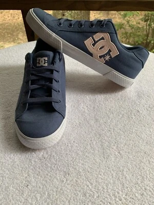 Tênis DC Shoes Chelsea Feminino Tamanho 10.5 Azul Marinho Rosa Skate Skatista Excelente Estado Usado - Imagem 1 de 4