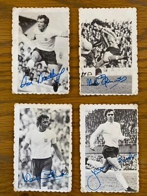 4 x A&BC 1973 crinkle Nish Derby Chivers Spurs Channon Southampton Madeley Leeds - Image 1 of 4